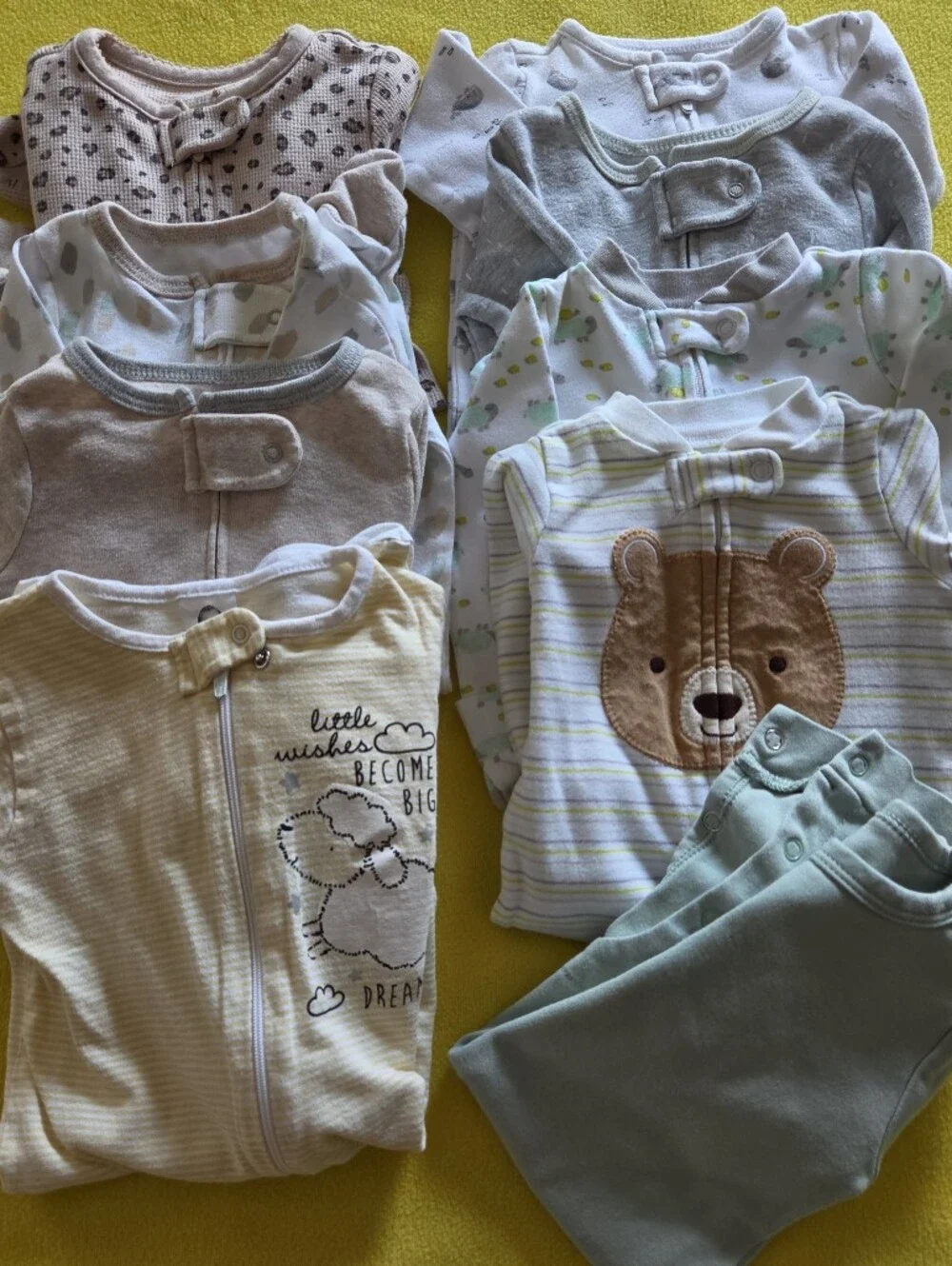 EUC~ Large Mixed Neutral Baby Clothing. Newborn-6 Months. 33 Pieces
